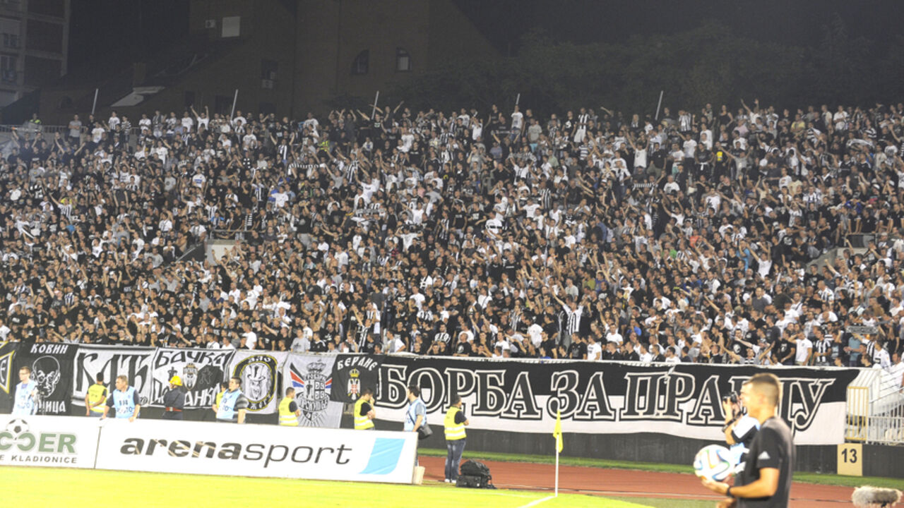 Navijači Partizana na stadionu u Humskoj