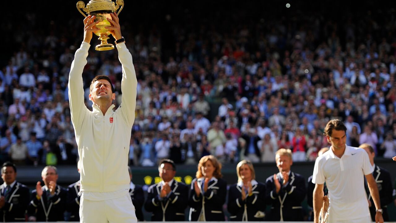 Novak Đoković u suzama posle osvajanja Vimbldona 2014. posle pobede nad Rodžerom Federerom