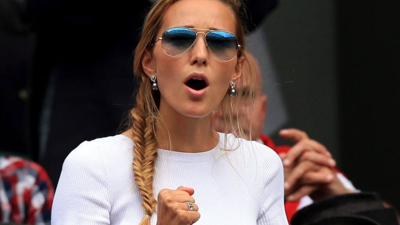 Jelena Đoković bodri Novaka u finalu Vimbldona 2015.