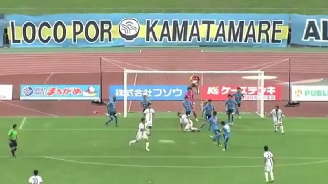 Neobičan gol u meču Kamatamarea i Kanazave u meču druge japanske lige