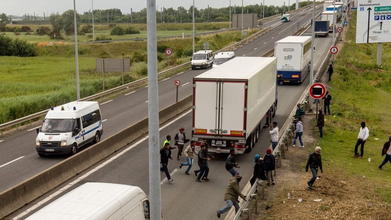 Migranti beže