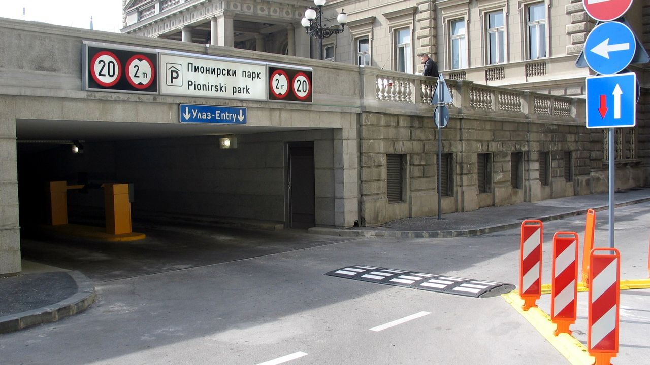 garaža Pionirski park