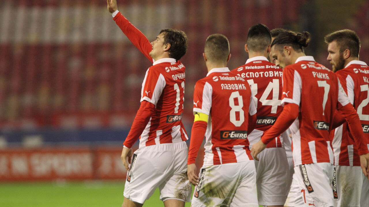 Nejc Pečnik pozdravlja navijače Crvene zvezde