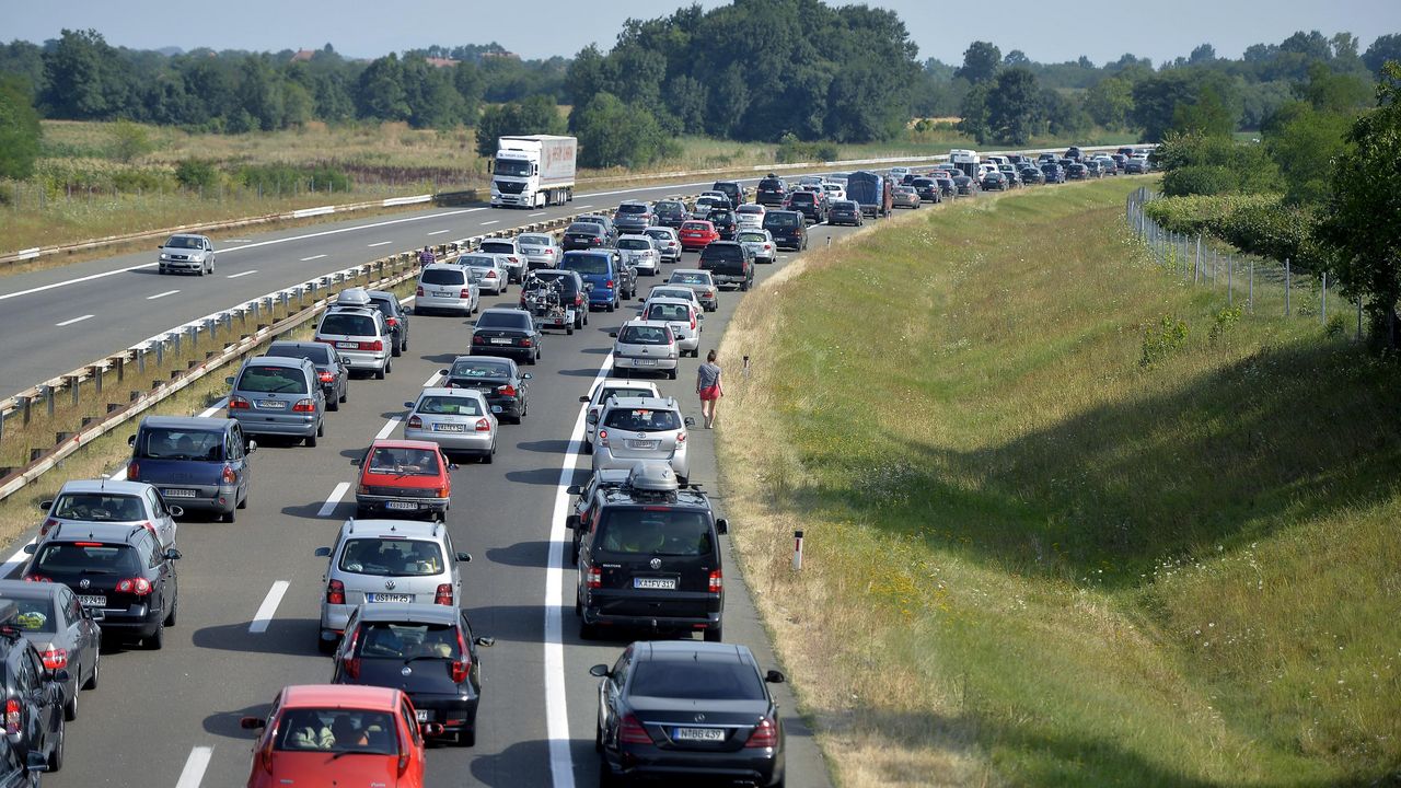 Zastoj na autoputu kod Velike Plane