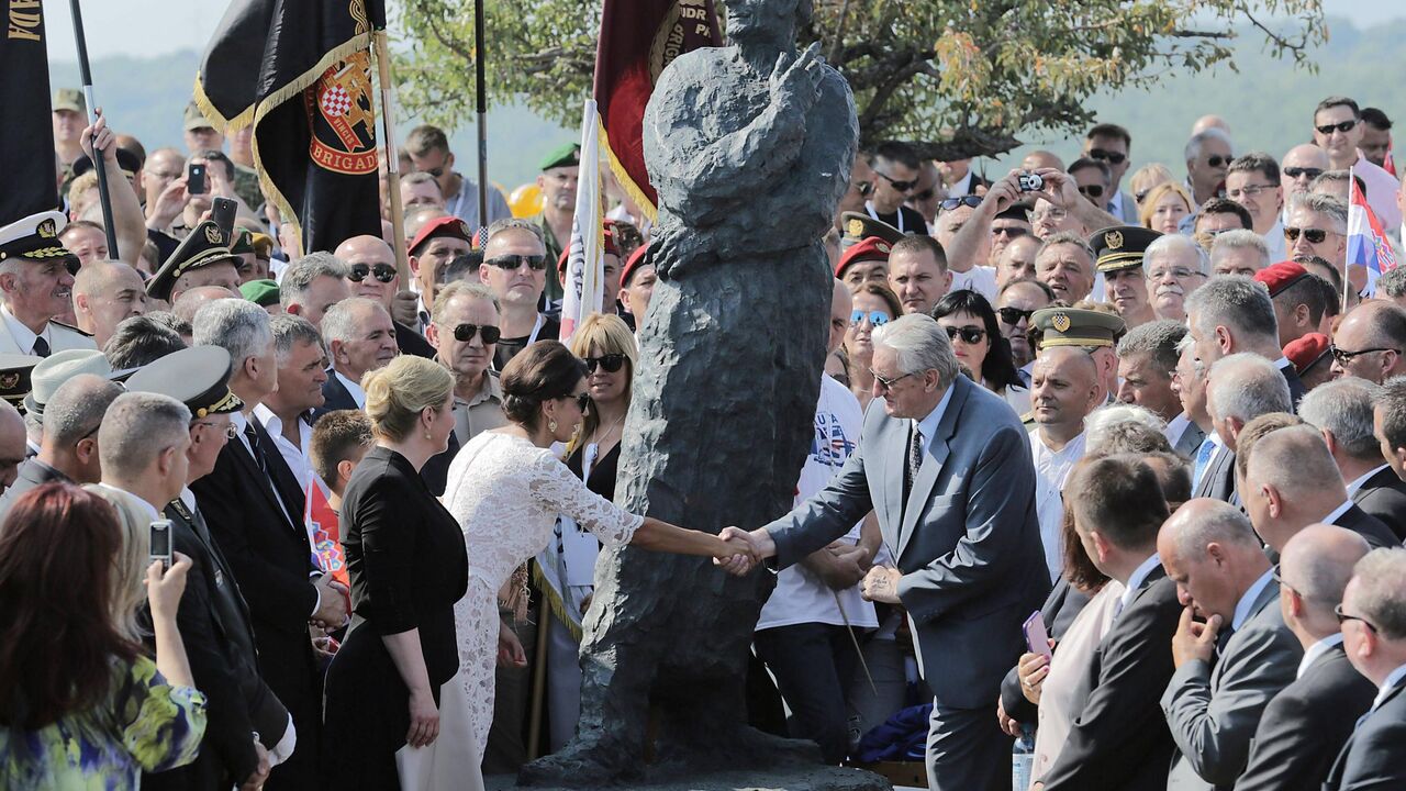 Podizanje spomenika Tuđmanu u Kninu