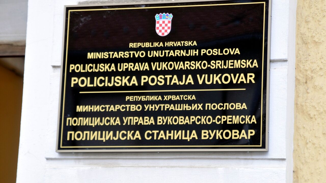 Ćirilična tabla u Hrvatskoj