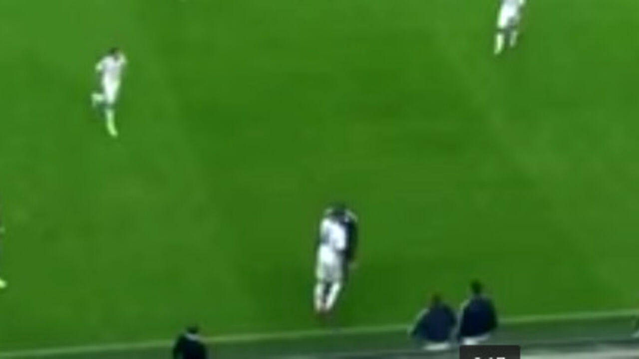 Radosav Petrović u duelu sa Okaka Čukom