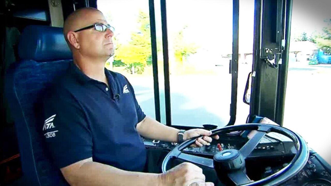 Vozač autobusa