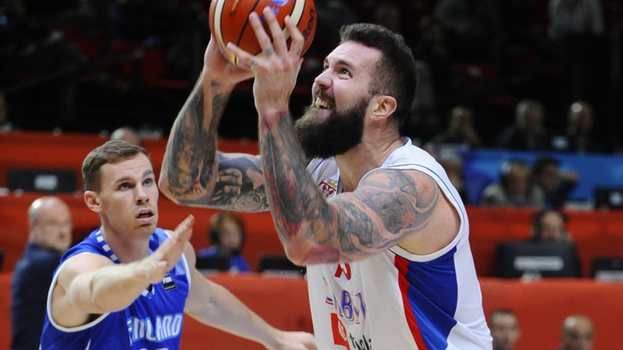 Miroslav Raduljica u udelu sa Finskom na Evrobasketu