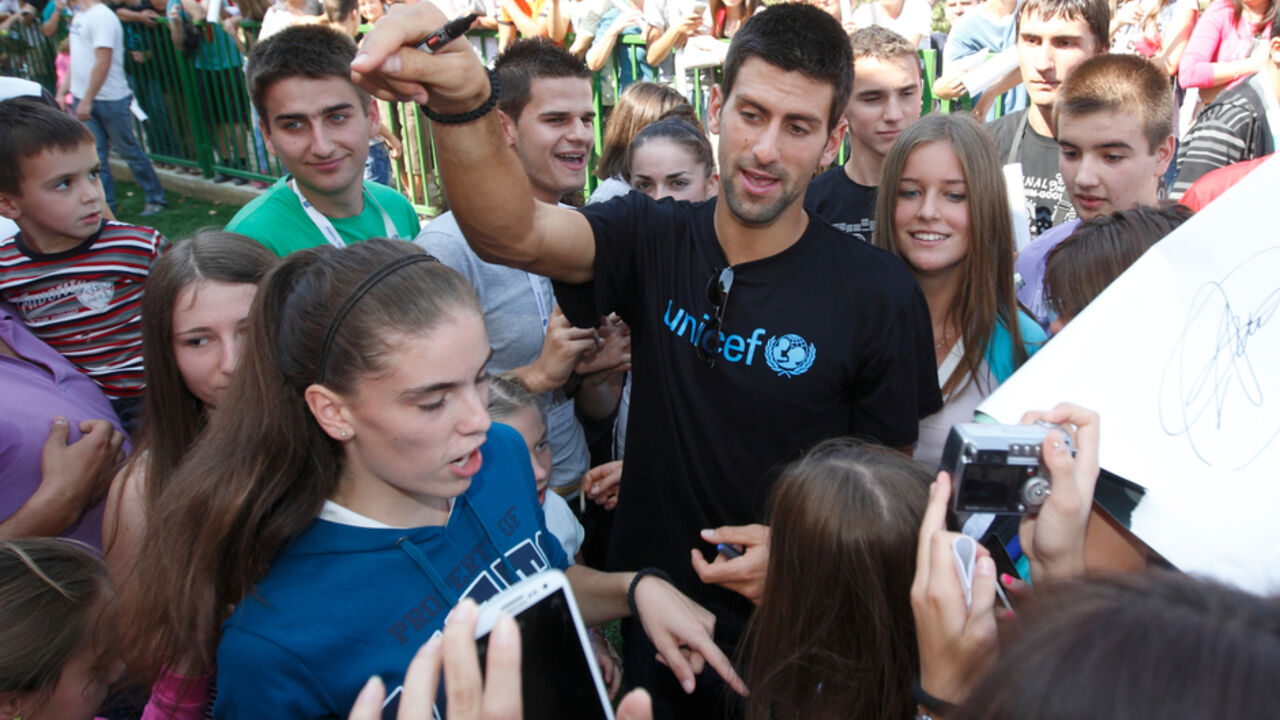 Novak Đoković u druženju sa decom iz lozničkog vrtića 2012. godine