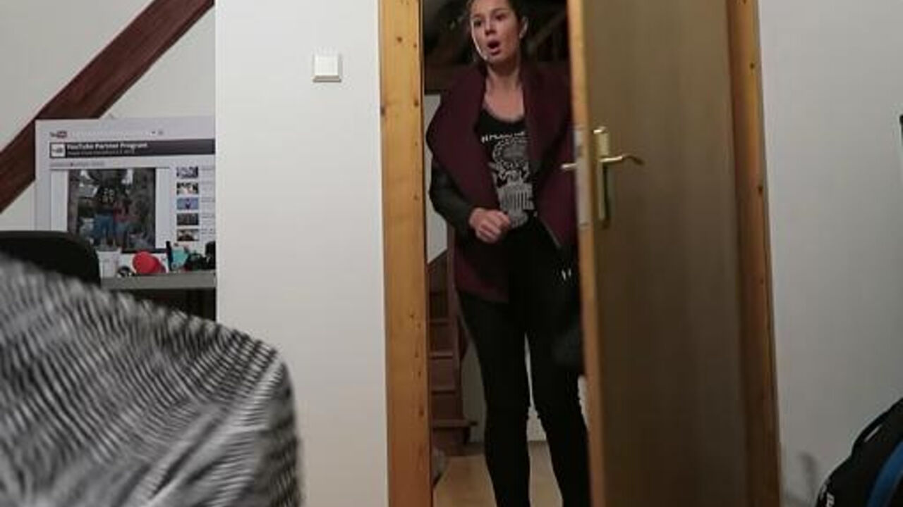 Momak i devojka prevara