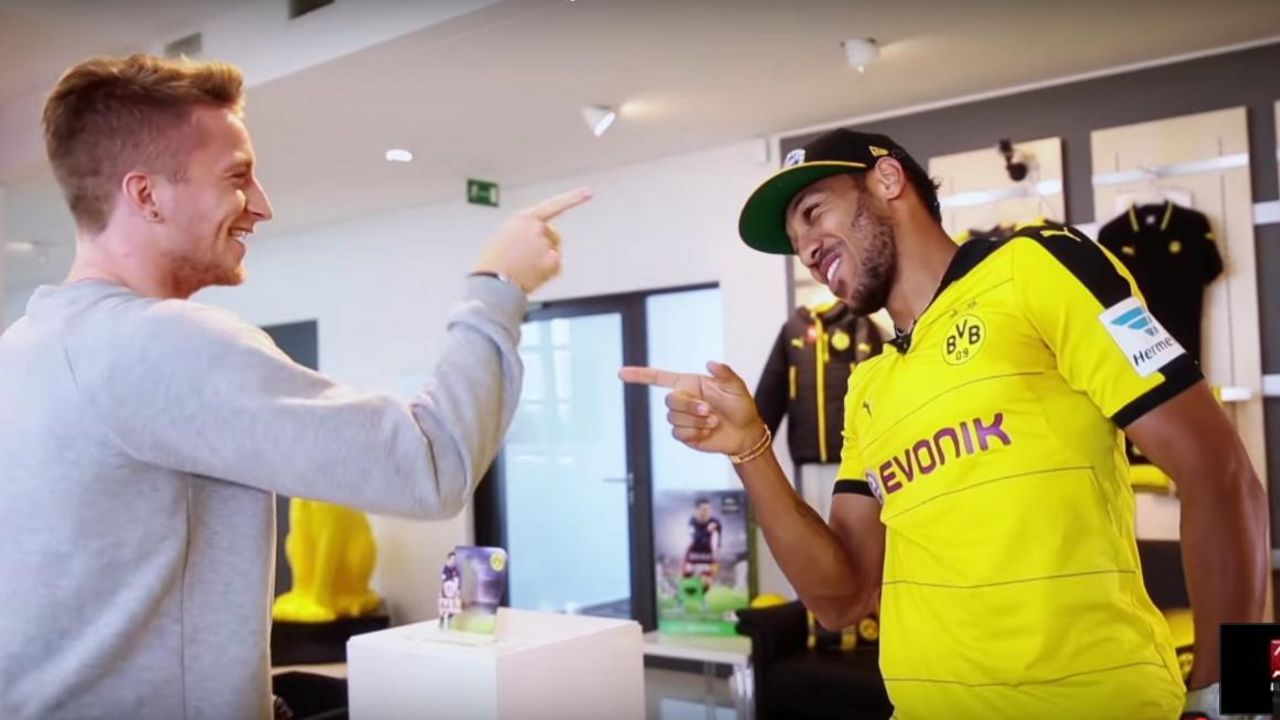 Pozdrav Marka Rojsa i Pjer-Emerika Obamejanga posle igranja FIFA 2016.