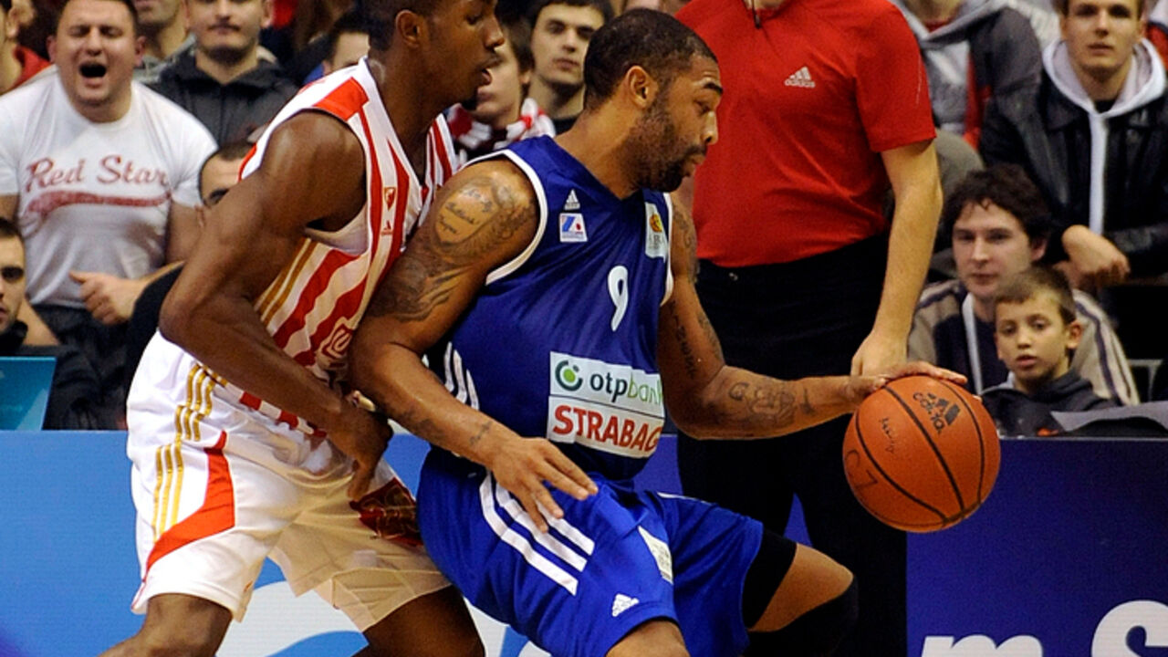 Romeo Travis (plavi dres)