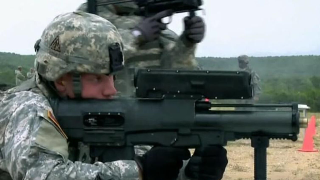 Puška XM25