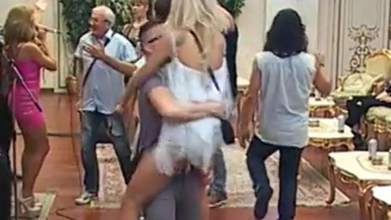 Parovi