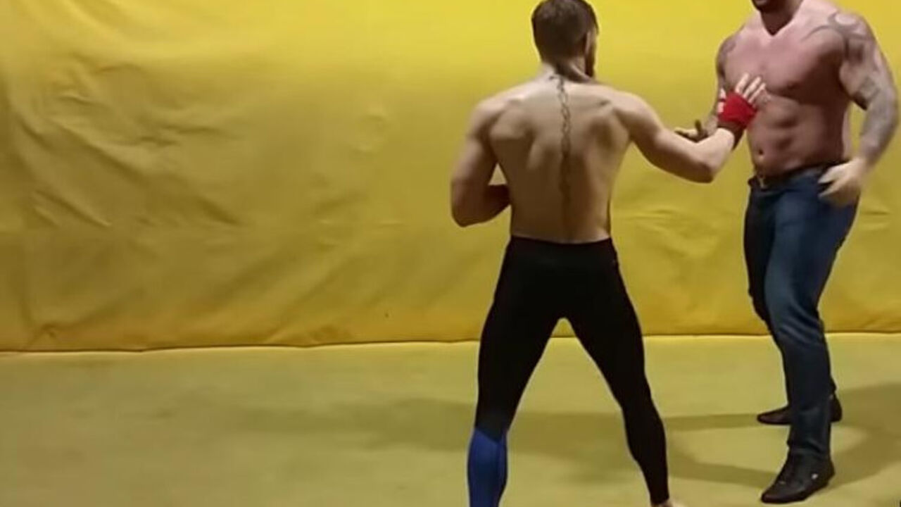 Duel UFC borca i "planine", lika iz serije "Igra prestola"