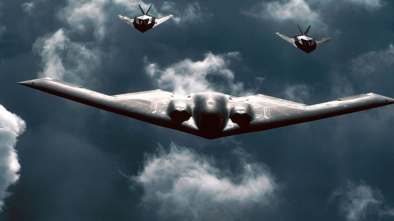 Američki avioni B-2 i F-117
