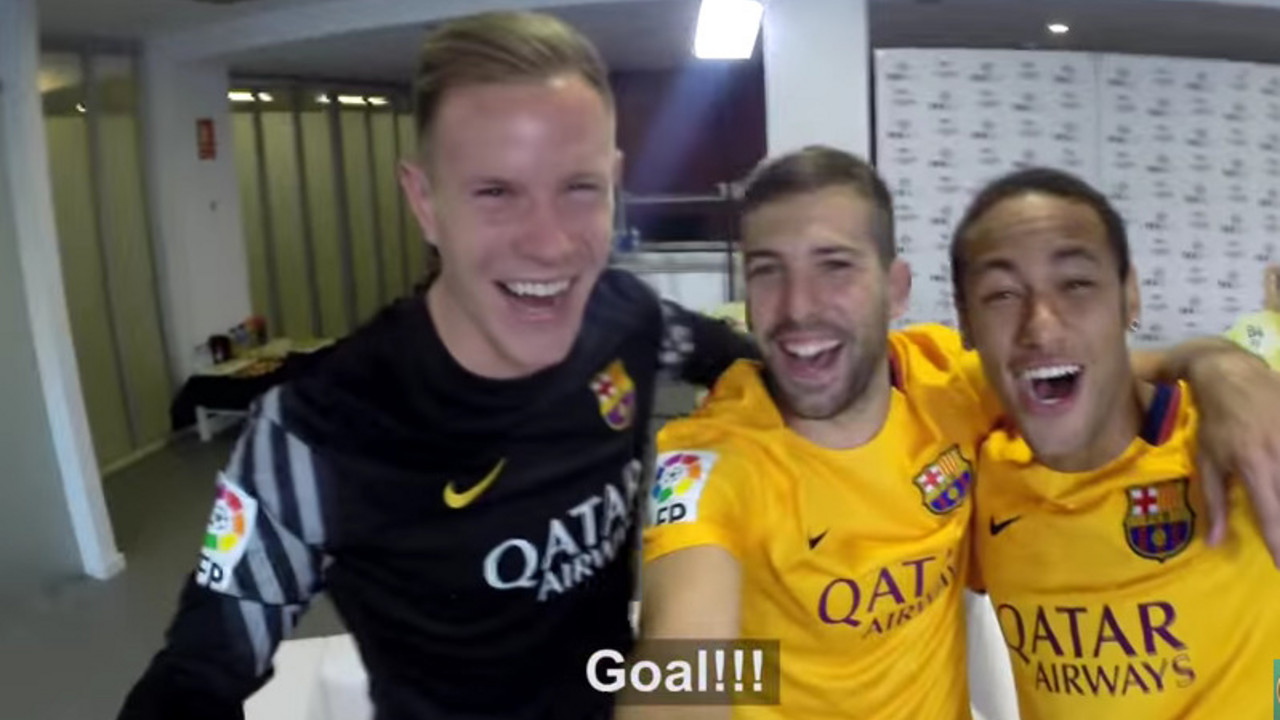 Fudbaleri Barselone igraju video igricu FIFA 16