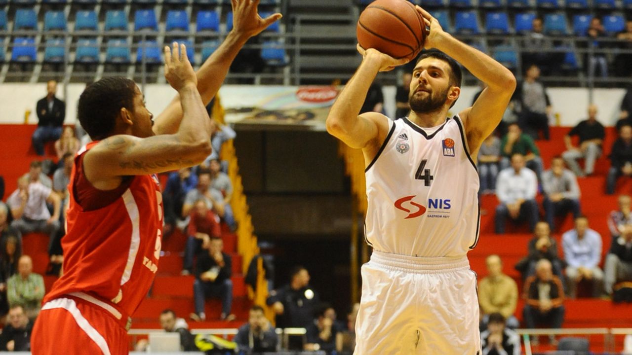 Aleksandar Cvetković na meču sa Tajfunom