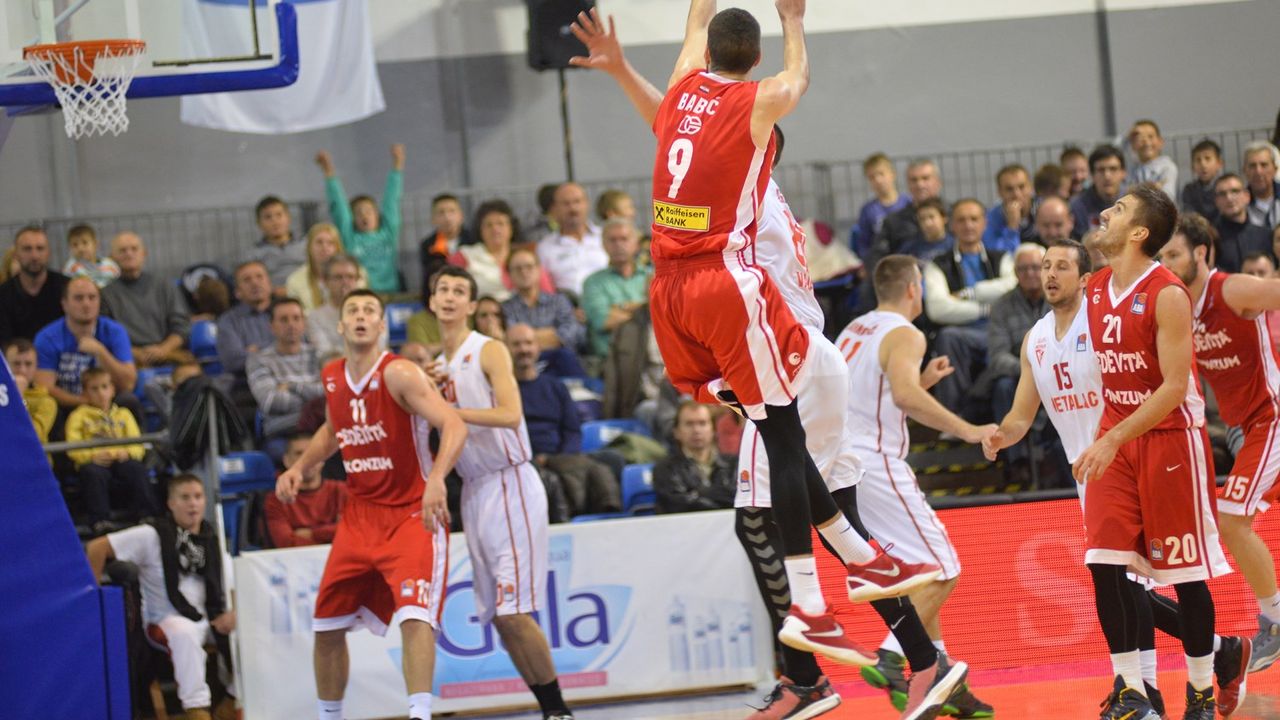 Detalj s utakmice Metalac - Cedevita