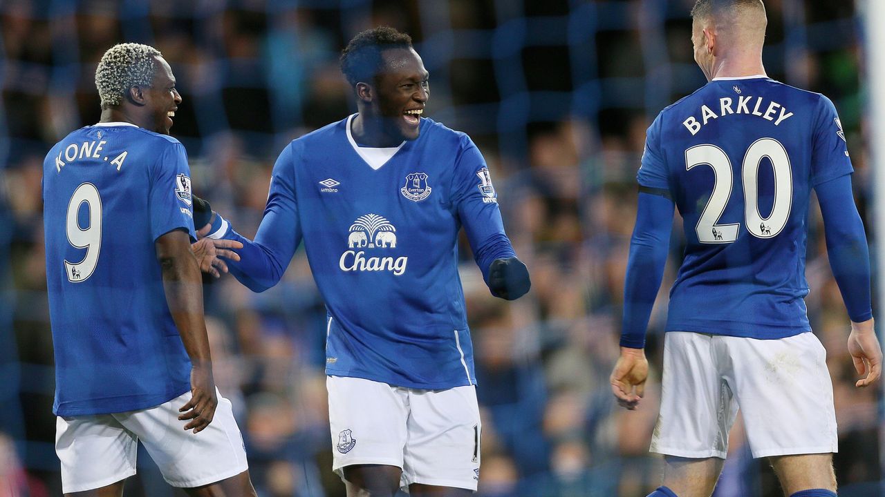Romelu Lukaku slavi gol u meču Premijer lige protiv Aston Vile