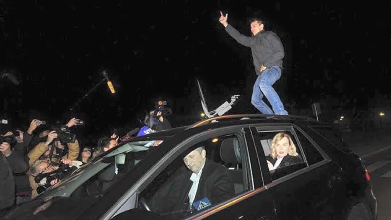 Vitalij se popeo na auto Ive Sanadera