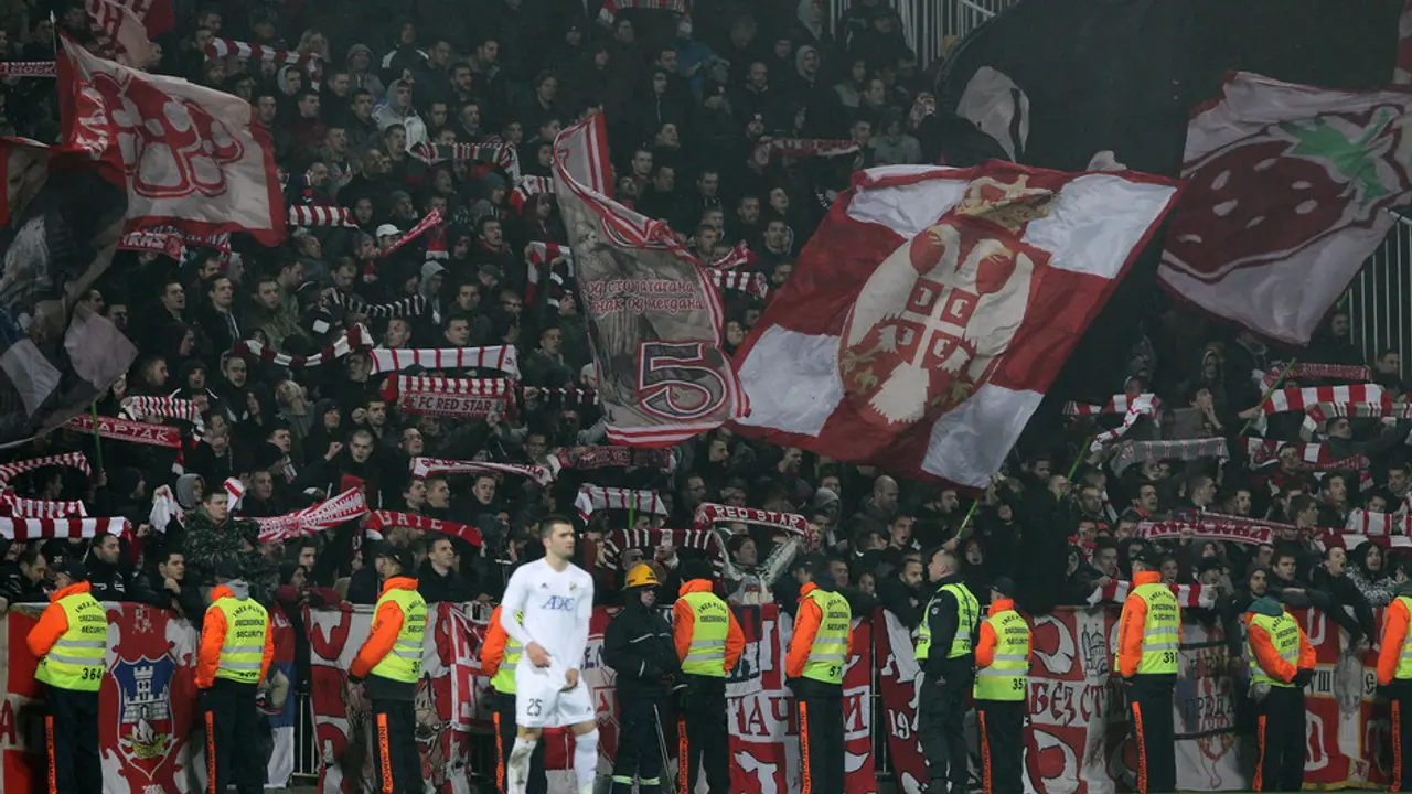 Navijači Crvene zvezde na Banovom brdu u meču protiv Čukaričkog