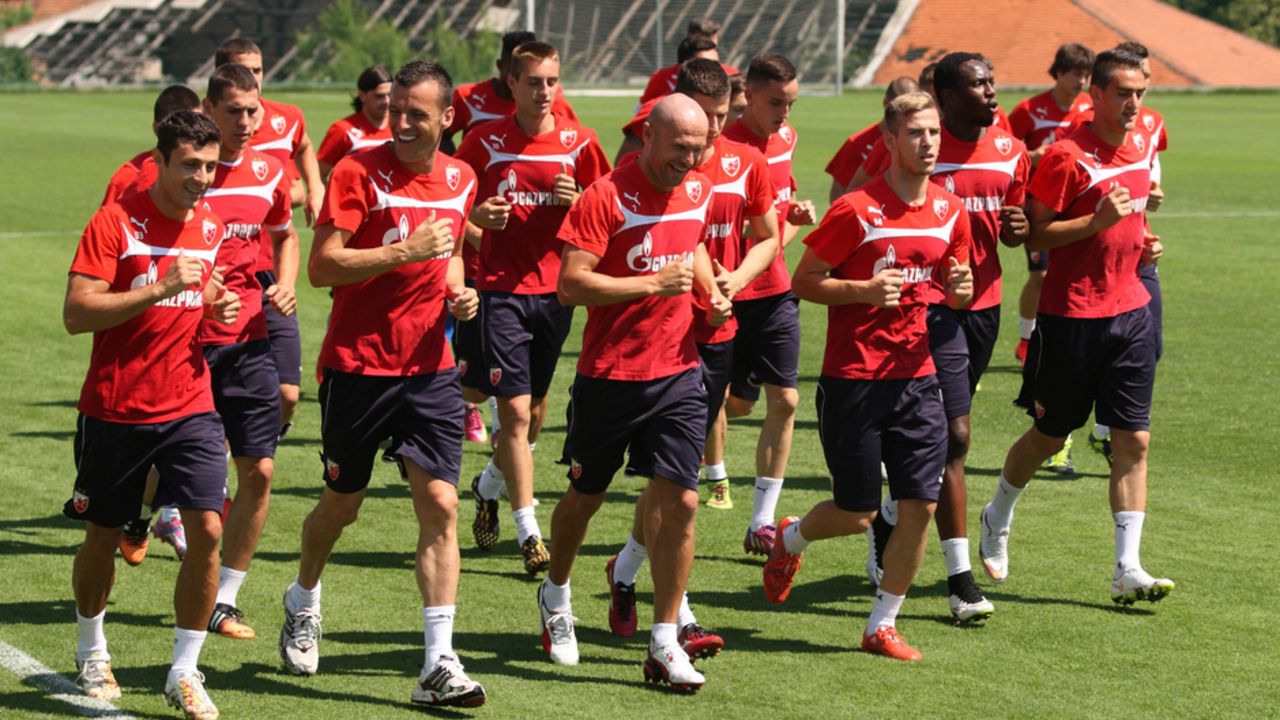 Fudbaleri Zvezde prave gužvu na treningu