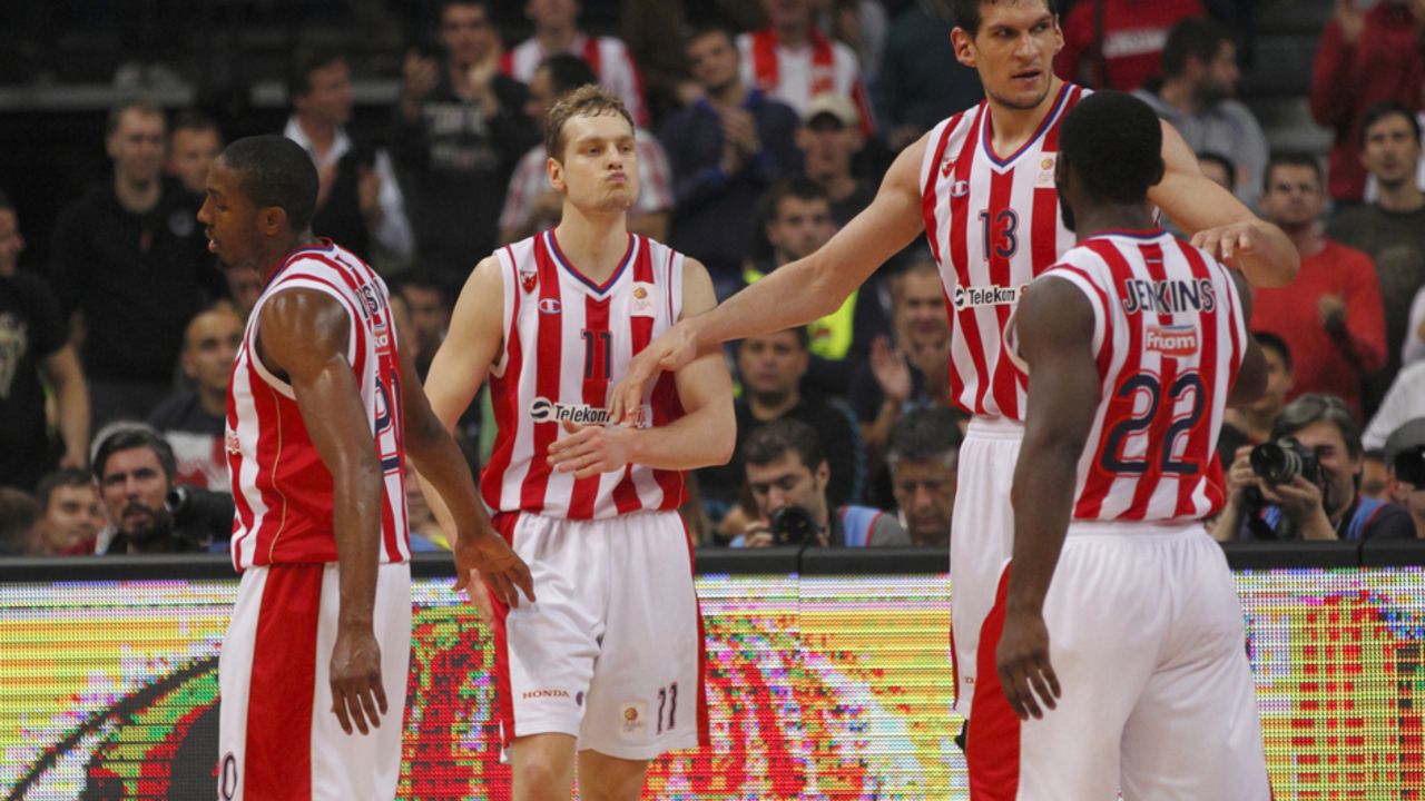 Košarkaši Crvene zvezde posle poraza od Cibone u polufinalu F4 ABA lige u sezoni 2013-14