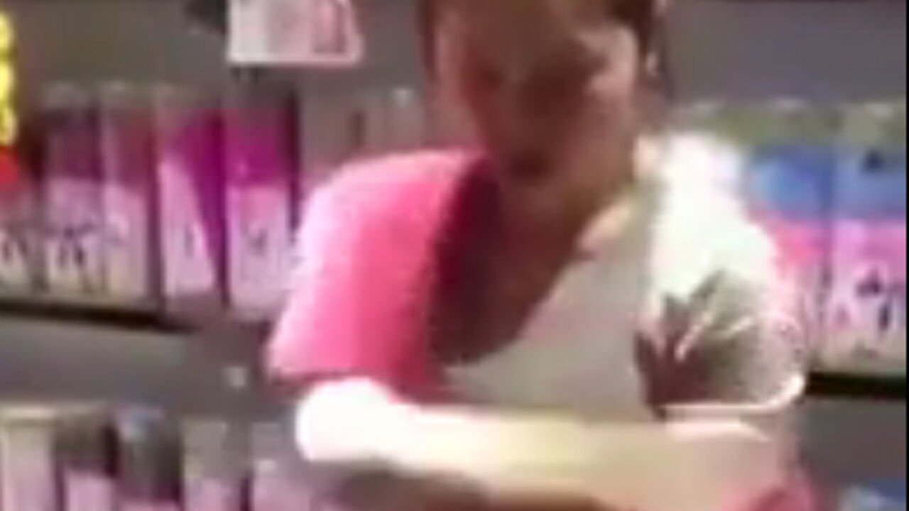 žena sa šalom