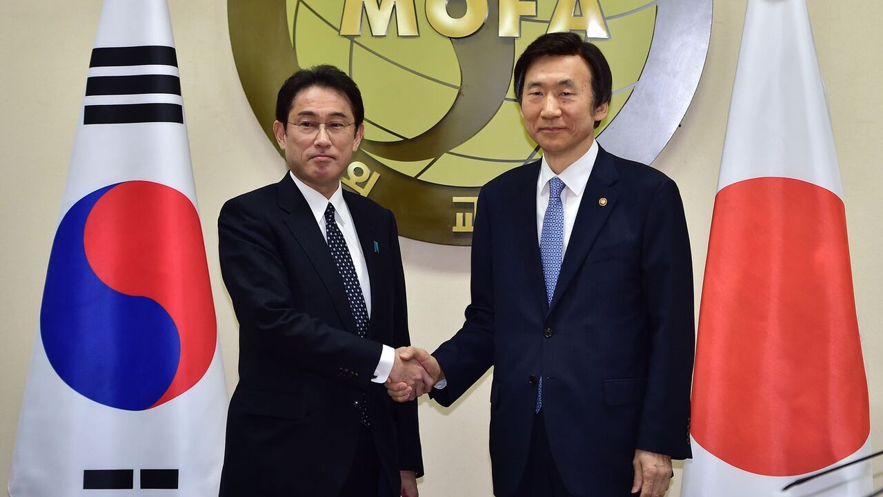 Jun Bjung Seo, Fumio Kišida