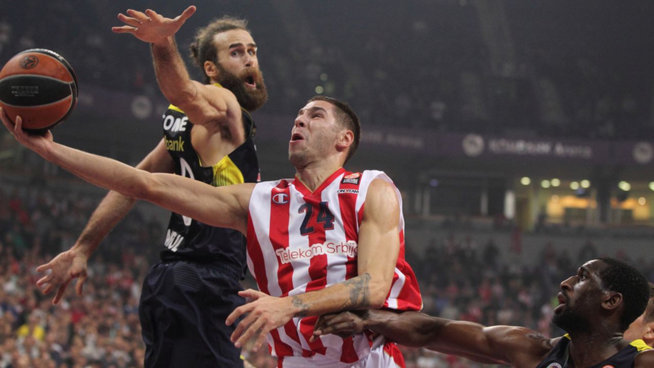 Stefan Jović u meču Evrolige između Crvene zvezde i Fenerbahčea