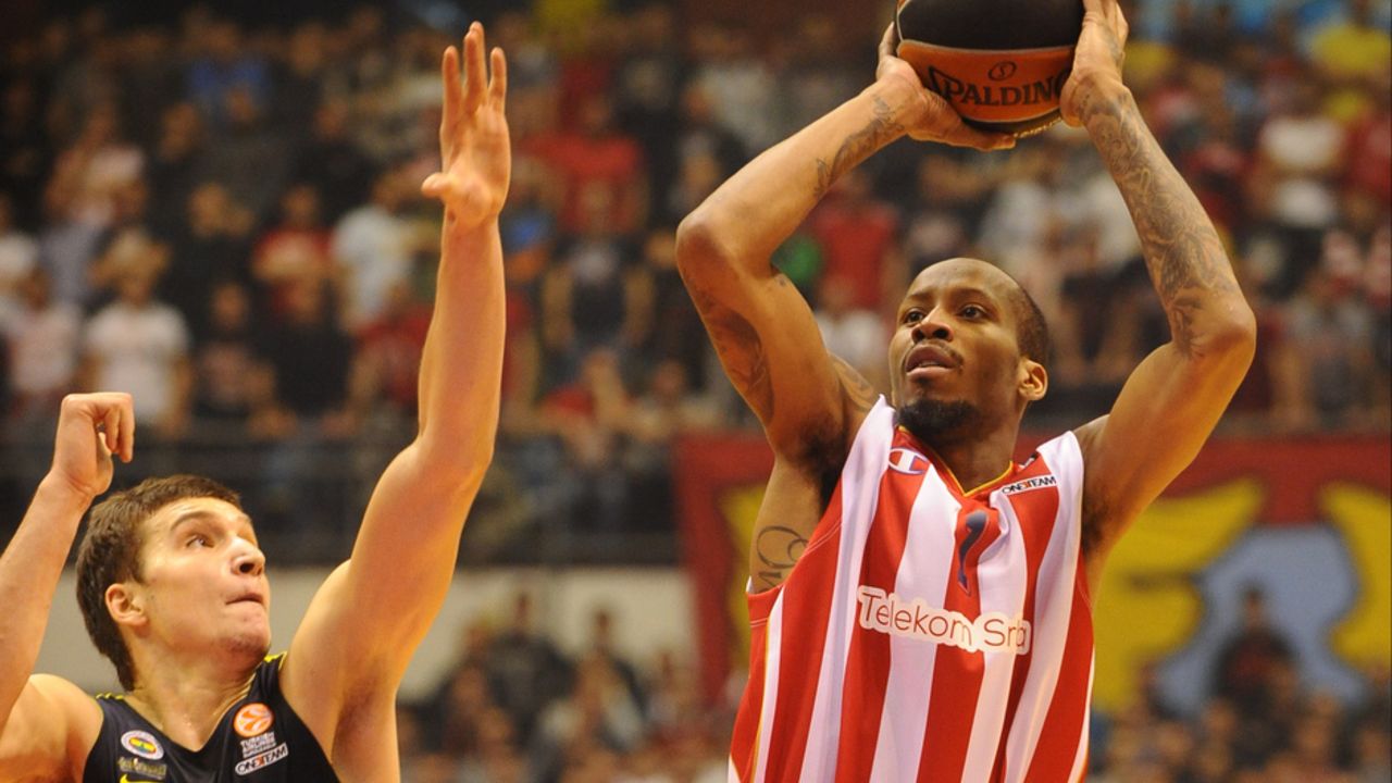 Tarens Kinsi u meču Top 16 faze Evrolige između Crvene zvezde i Fenerbahčea