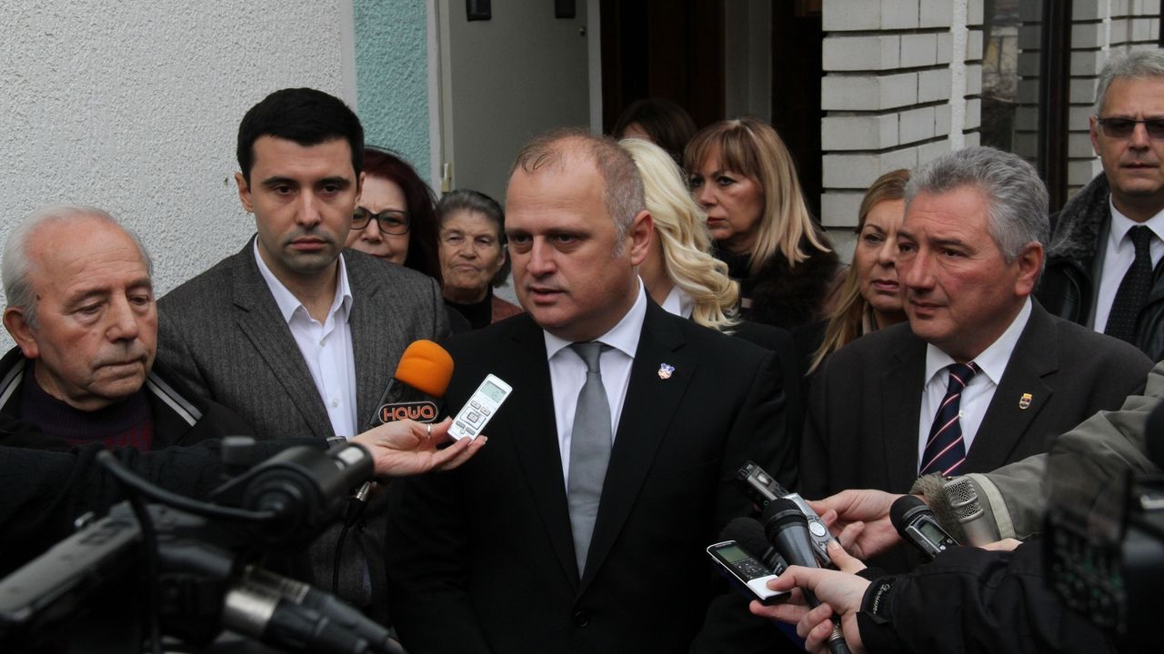 Goran Vesić daje izjavu