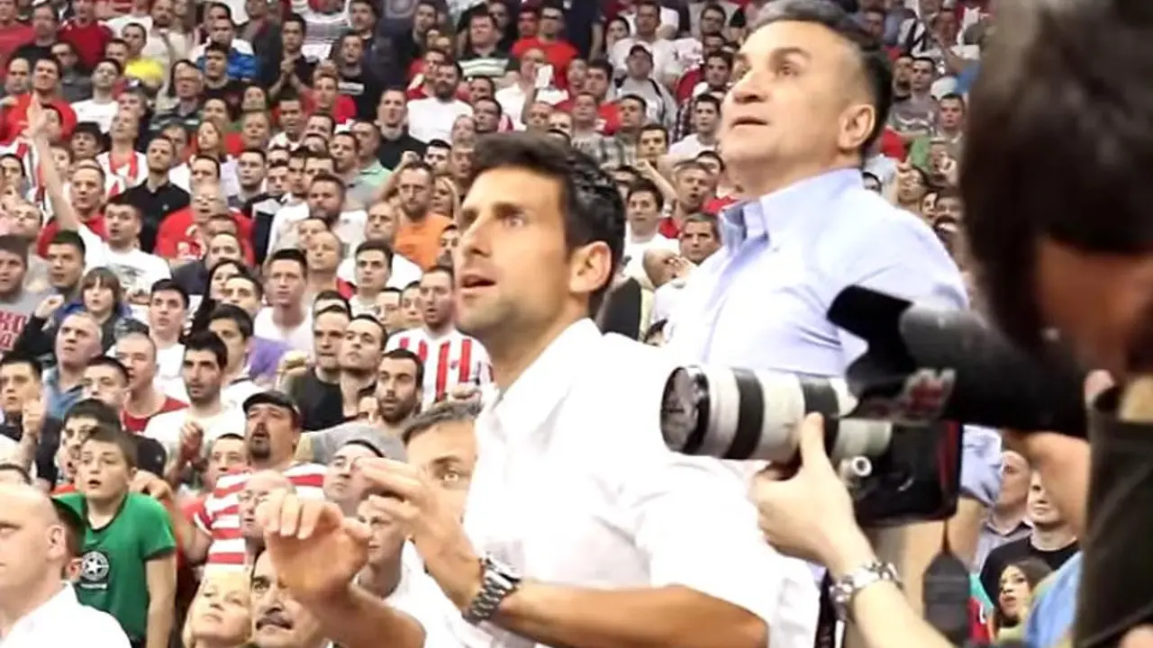 Novak Đoković bodri košarkaše Crvene zvezde