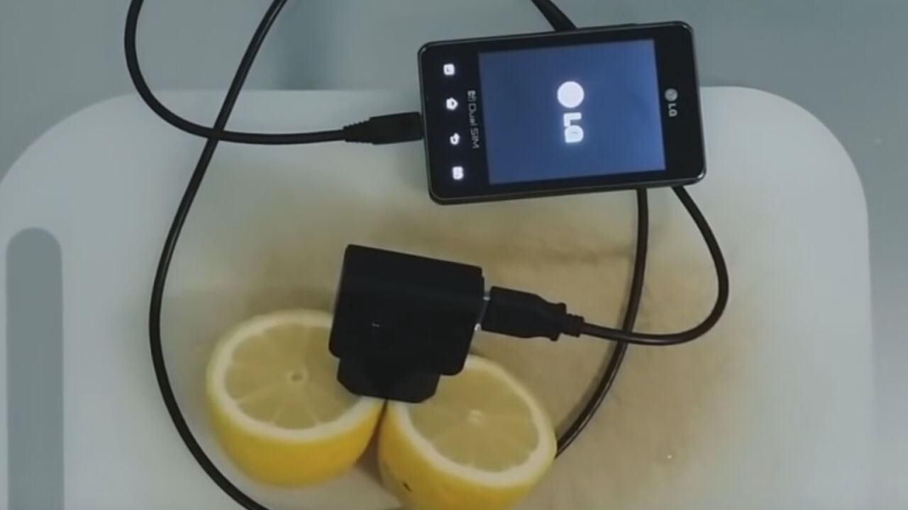 Limun punjač za telefon