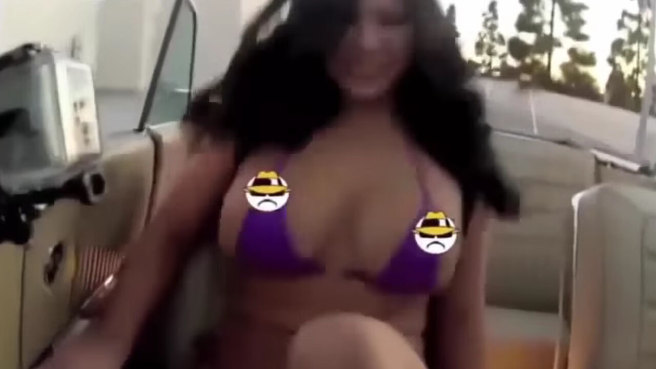 devojka u vožnji