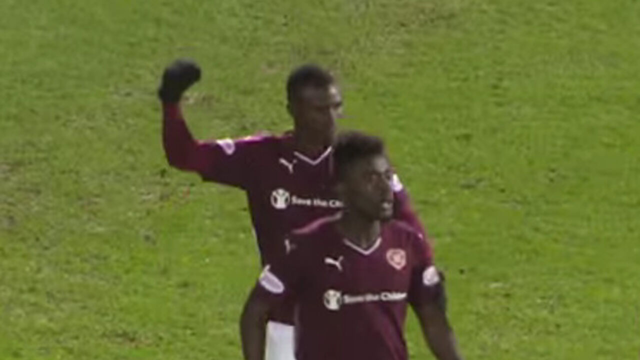Abiola Dauda proslavlja gol za Harts 