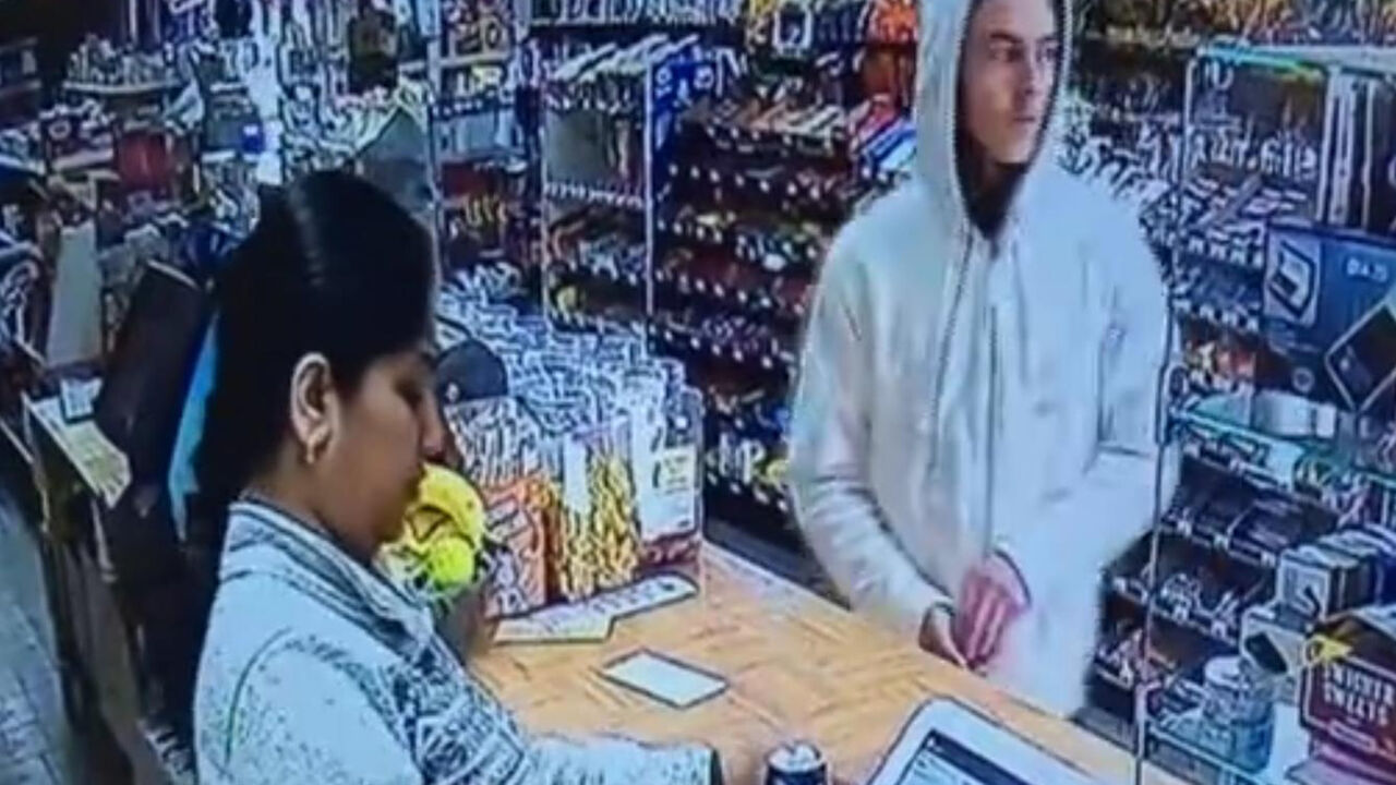 Pljačkaš u marketu