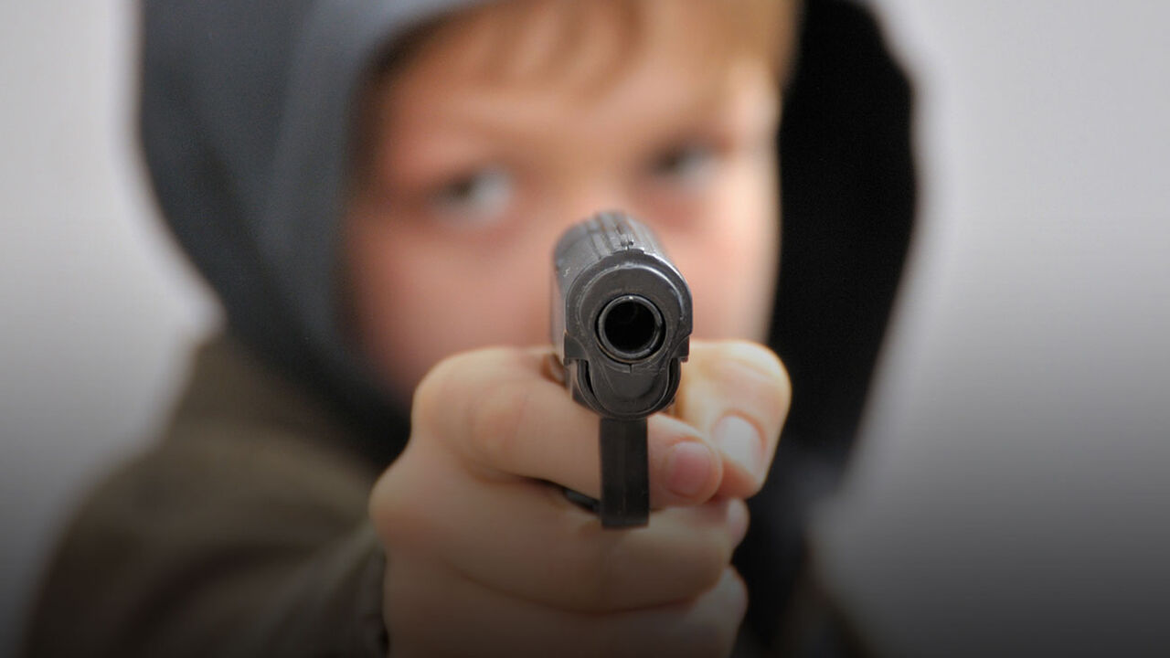 Dete sa pistoljem