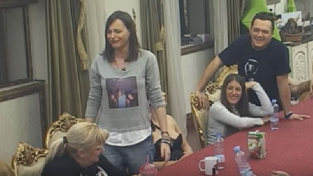 Parovi
