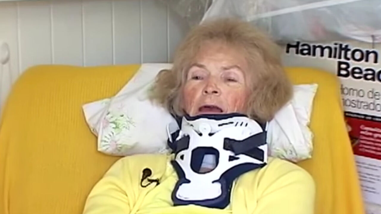 žena u krevetu