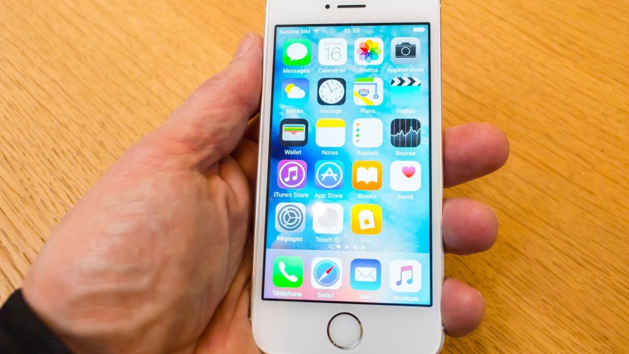 iPHONE SE