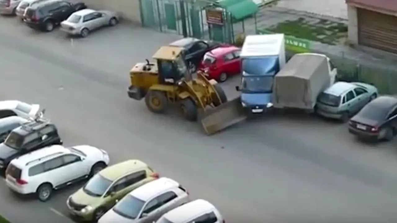 Pretukli vozača bagera