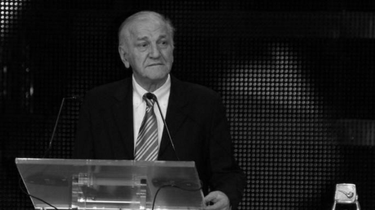 Bata Živojinović
