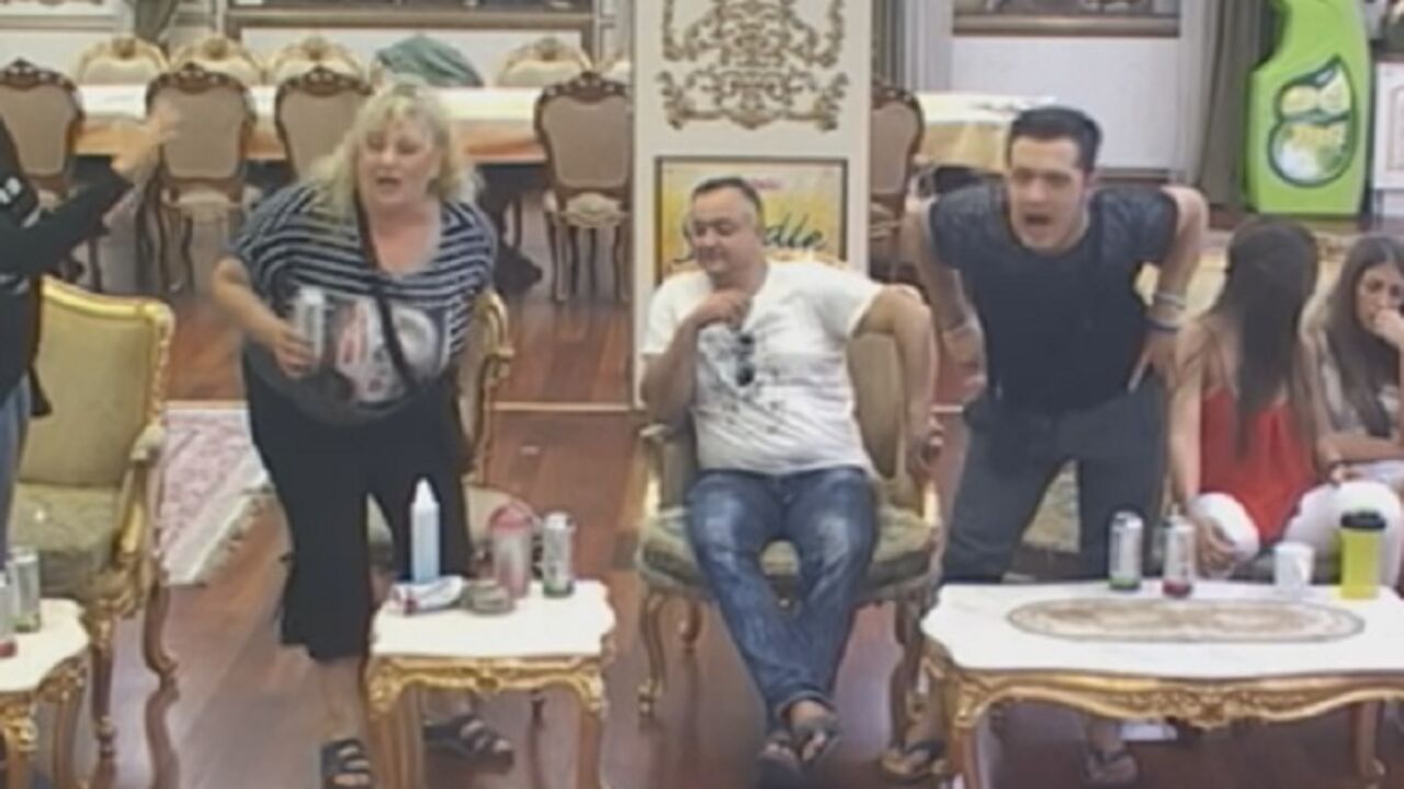 Parovi