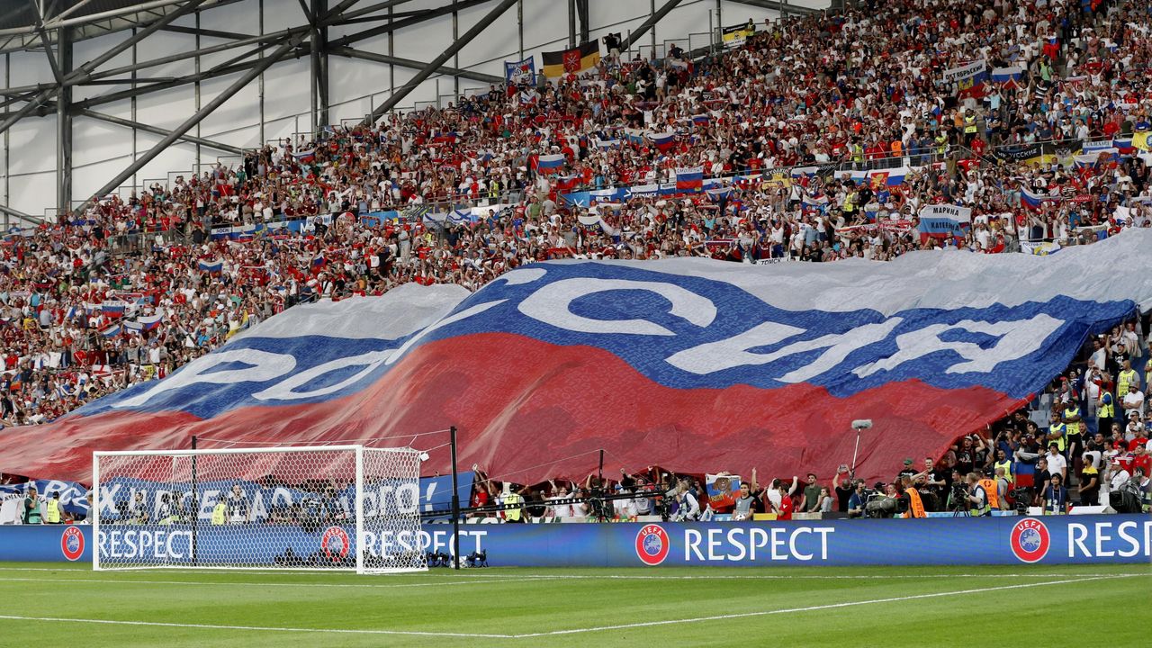 Navijači fudbalske reprezentacije Rusije