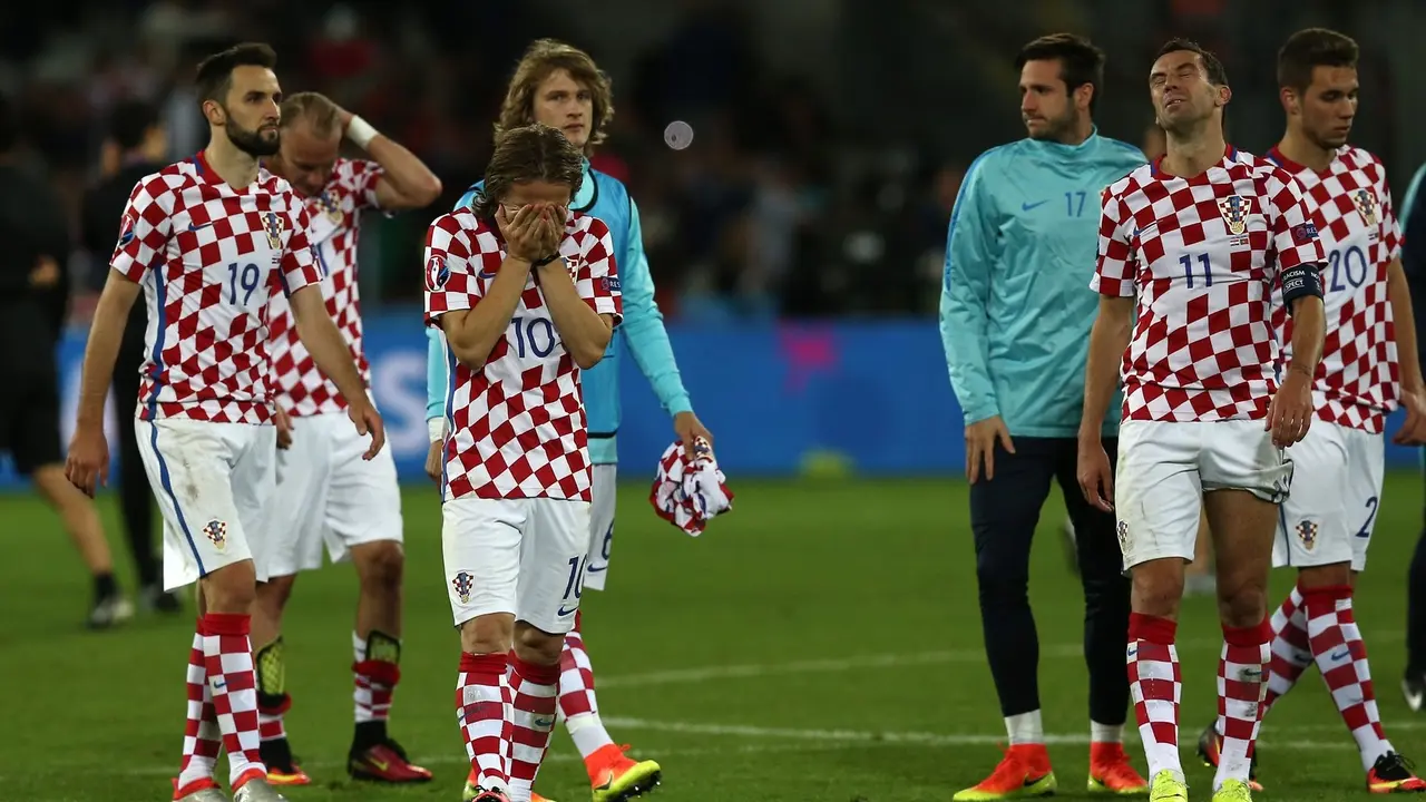 Fudbalska reprezentacija Hrvatske posle poraza od Portugalije na EP 2016
