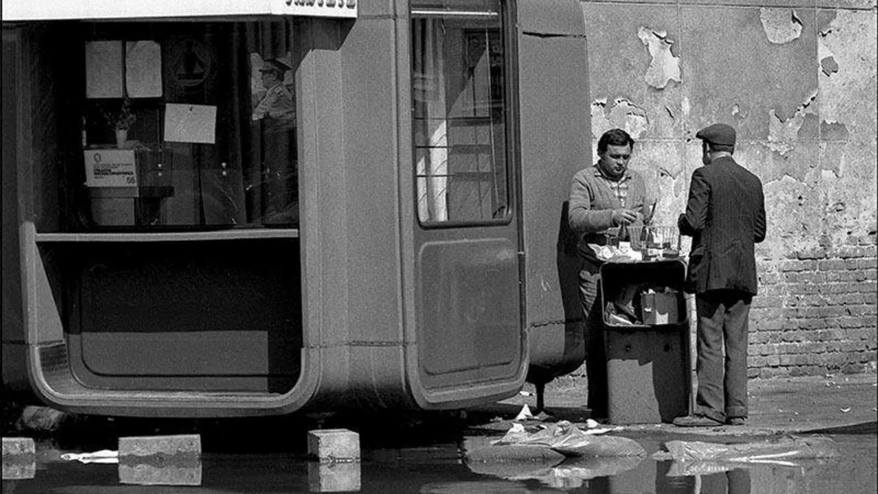 Crveni kiosk