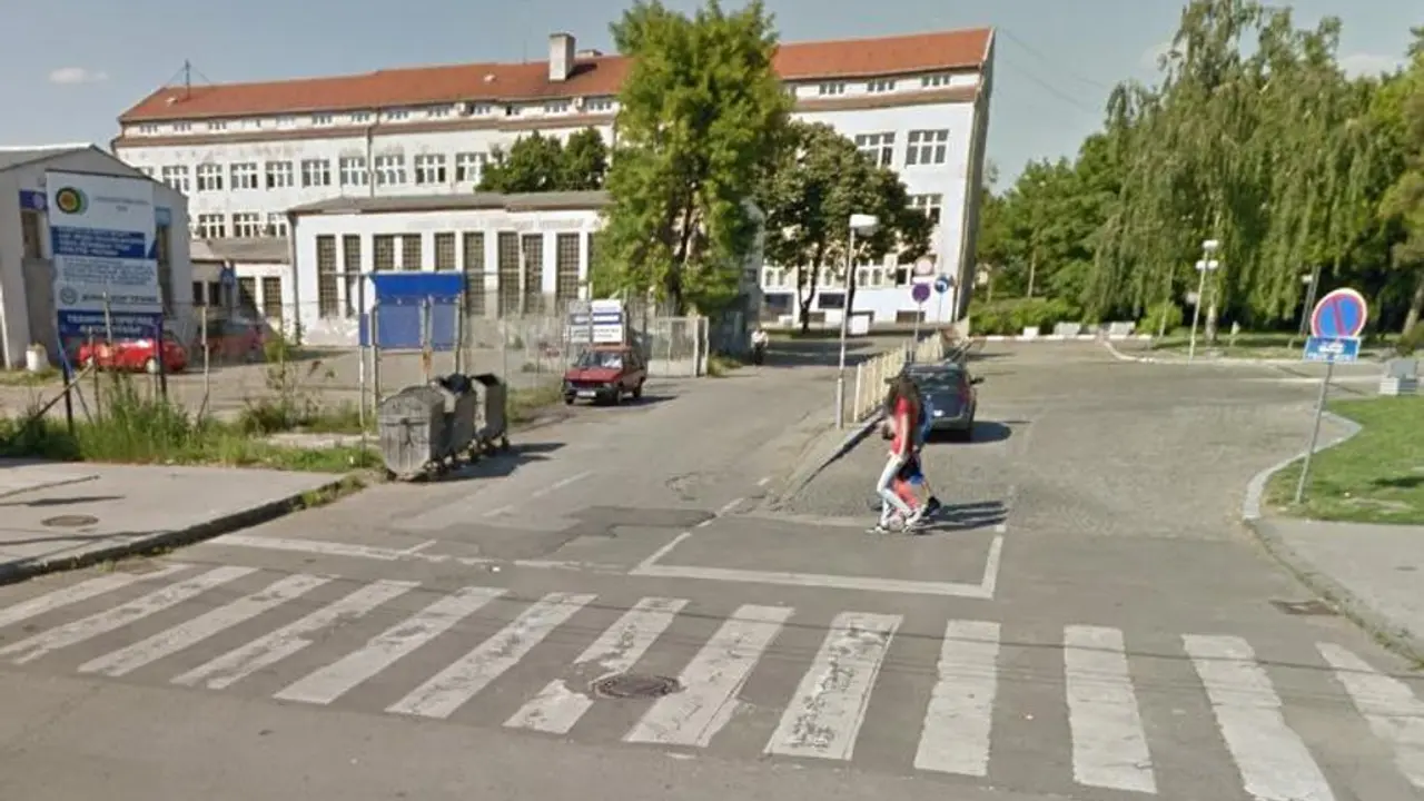 Saobraćajno-tehnička škola u Zemunu